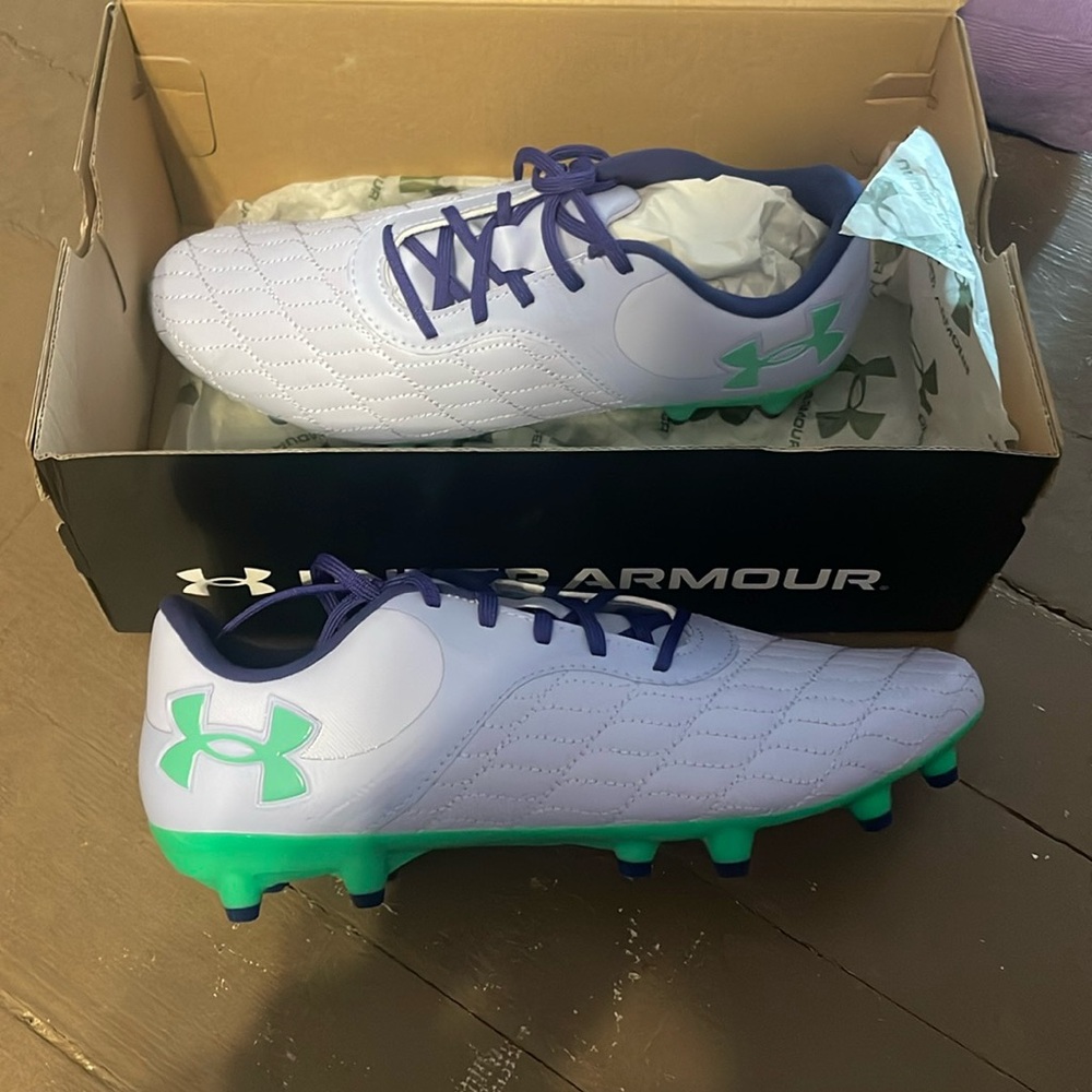 UA Magnetico Select 3.0 FG under armer soccer cleats